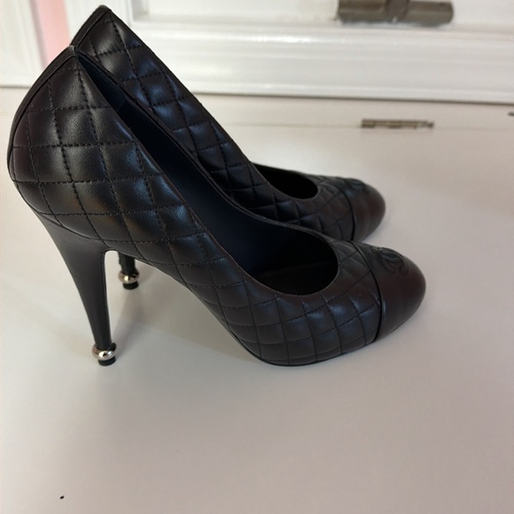 Chanel classic black pumps - Picture 4 of 7